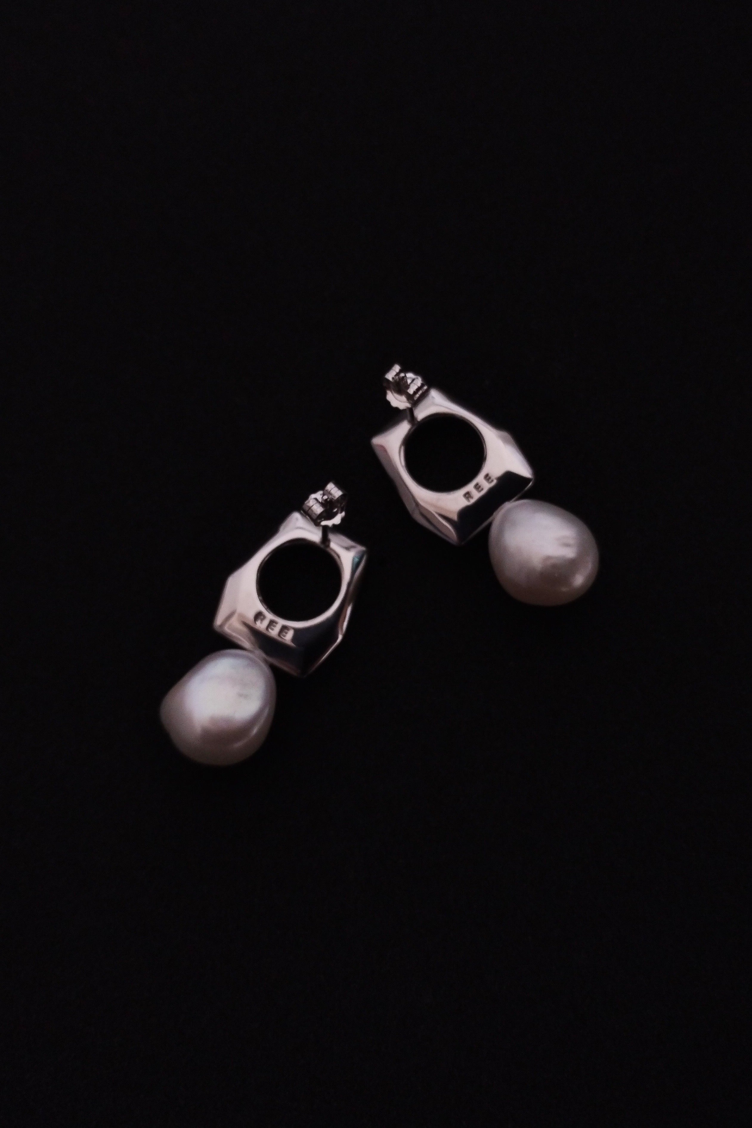 H pearl pierce