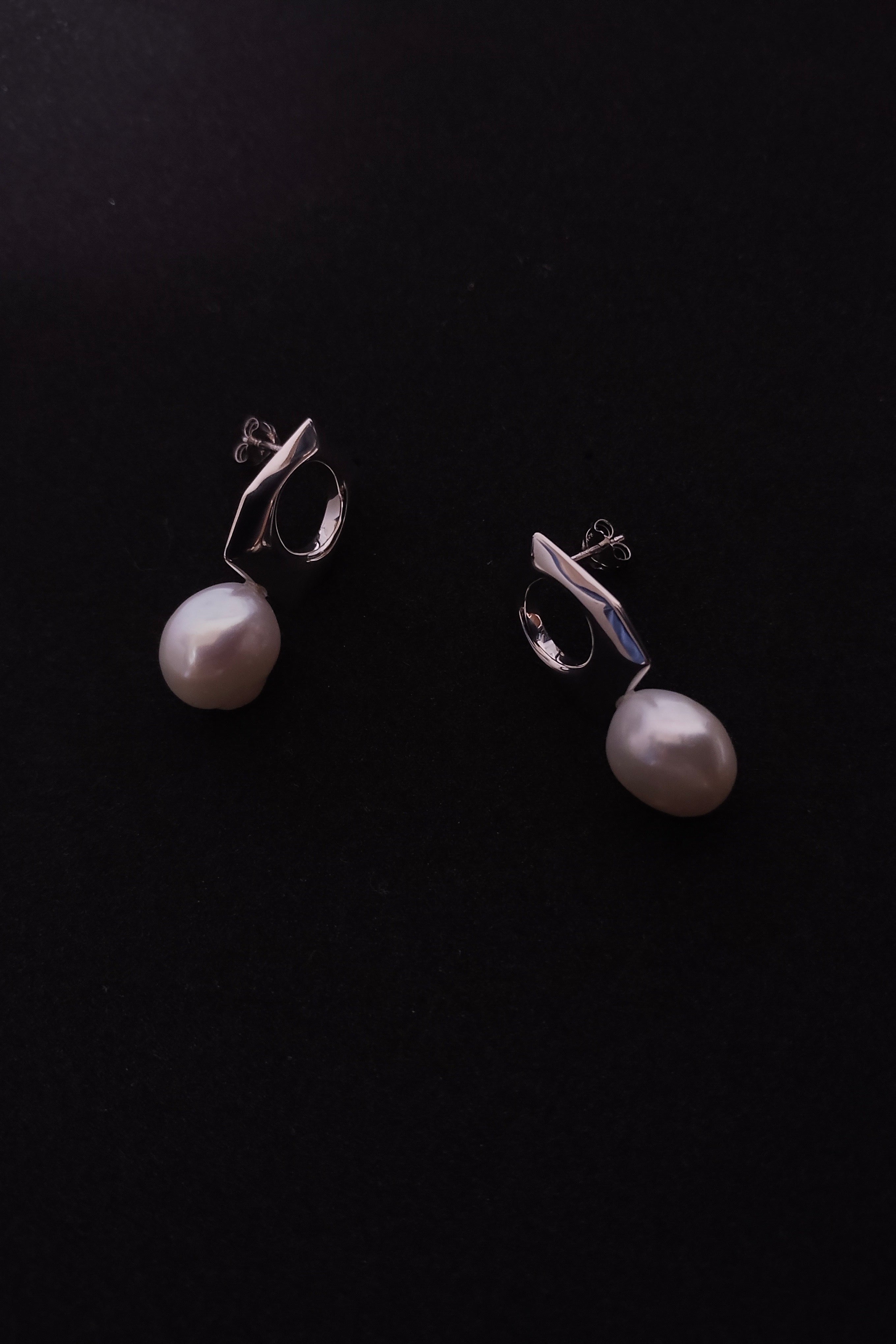 H pearl pierce