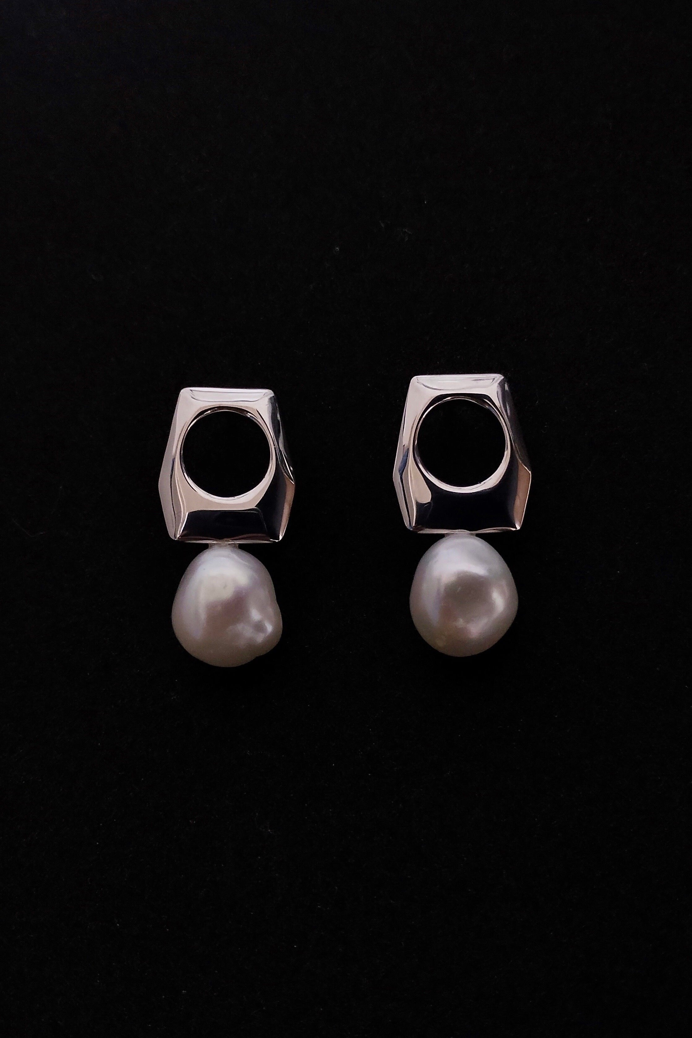 H pearl pierce