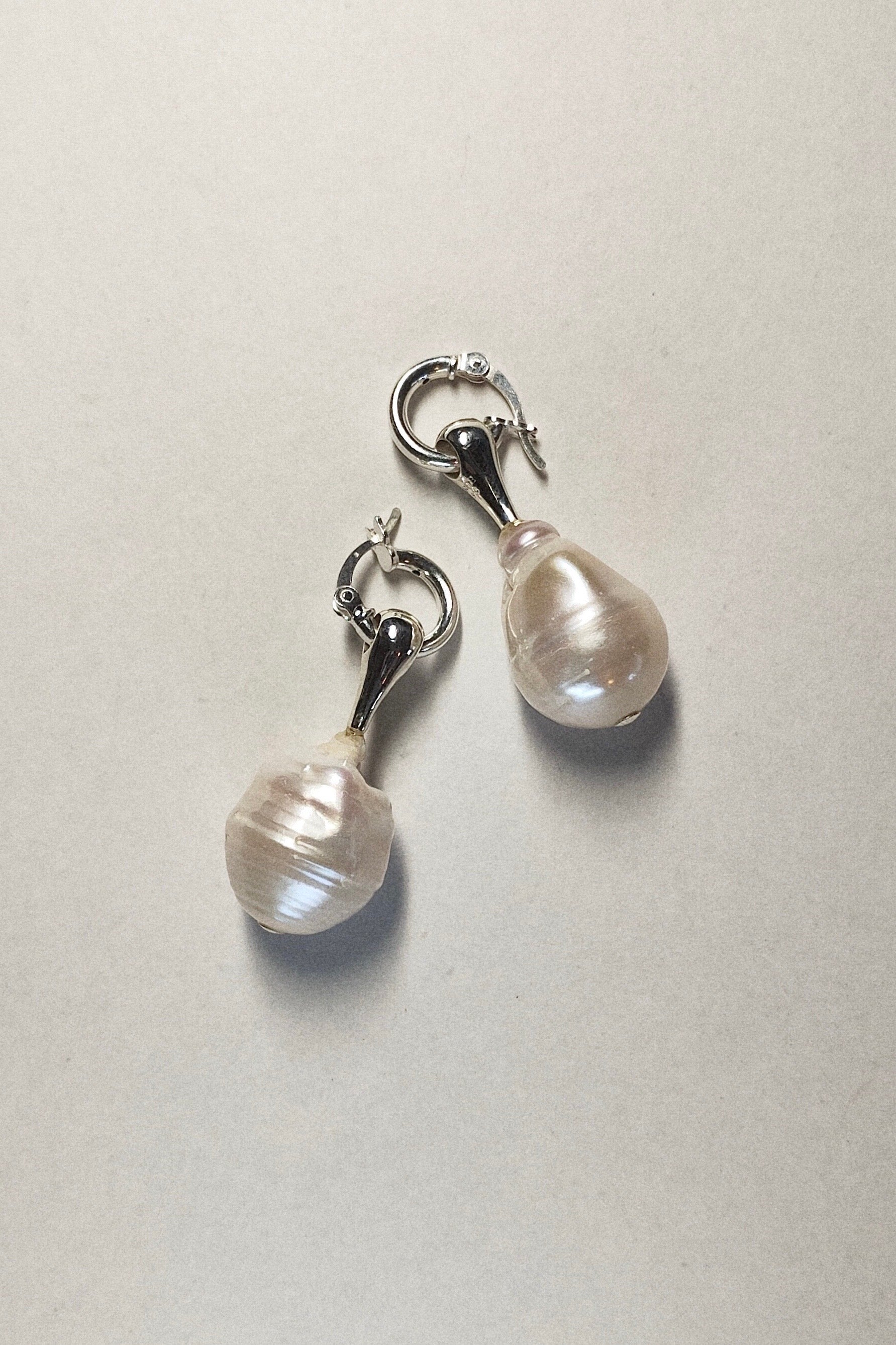 Billow pearl pierce