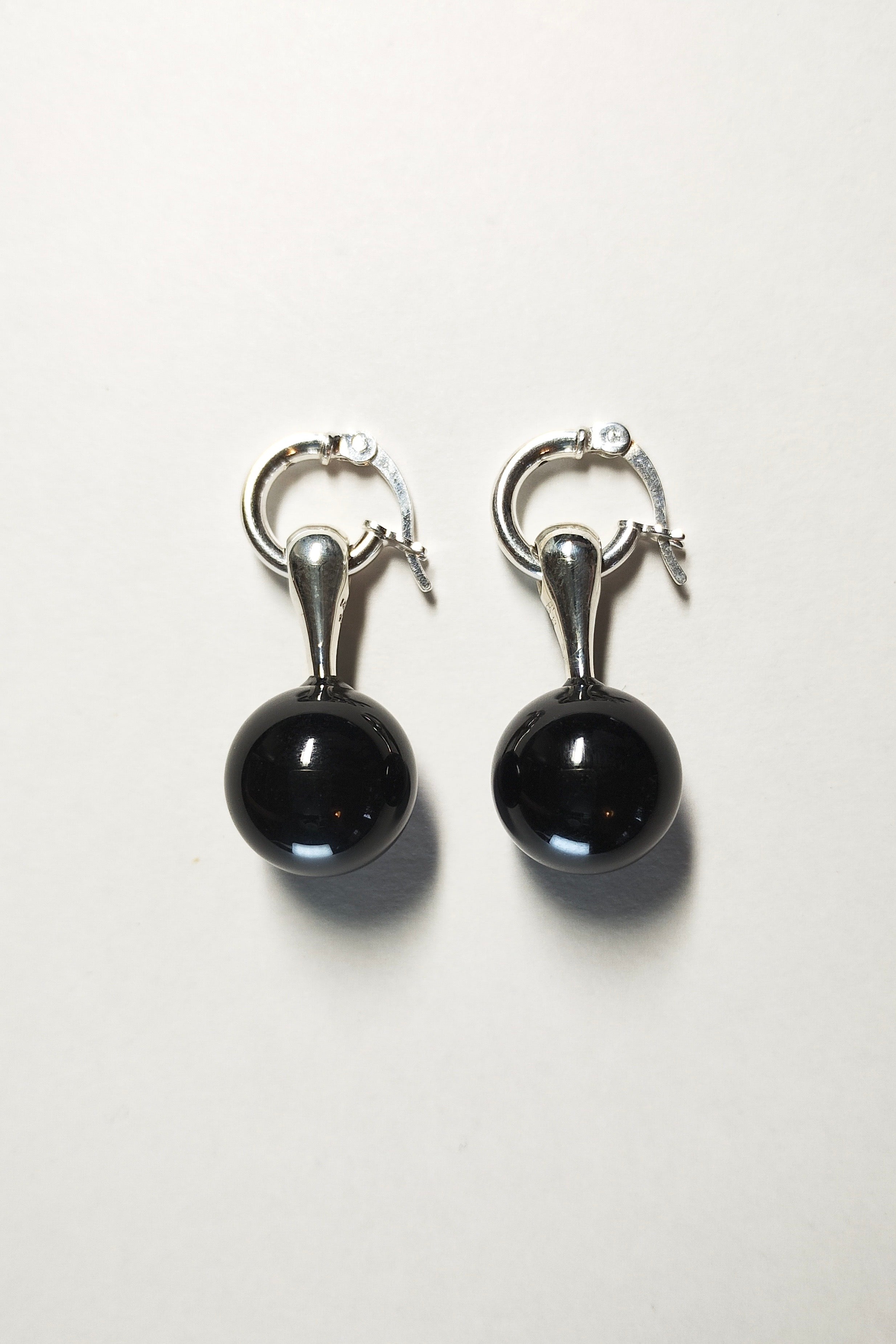 ONYX sphere pierce
