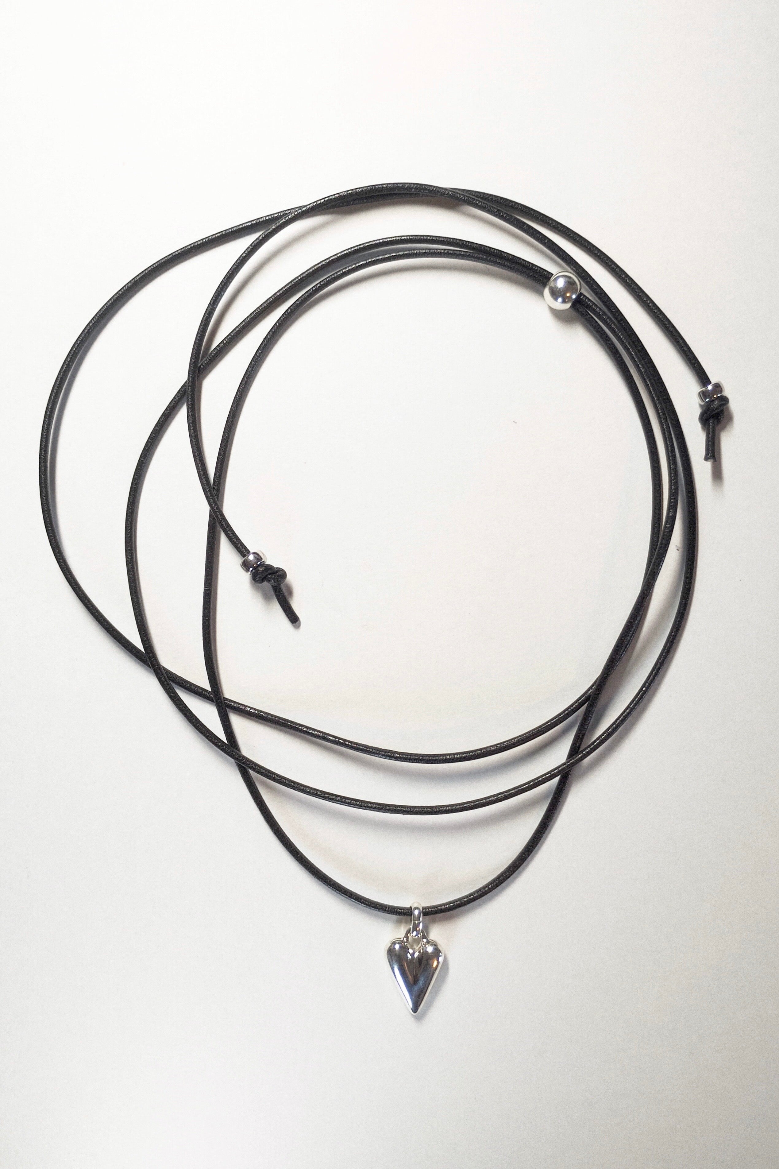 R.heart choker