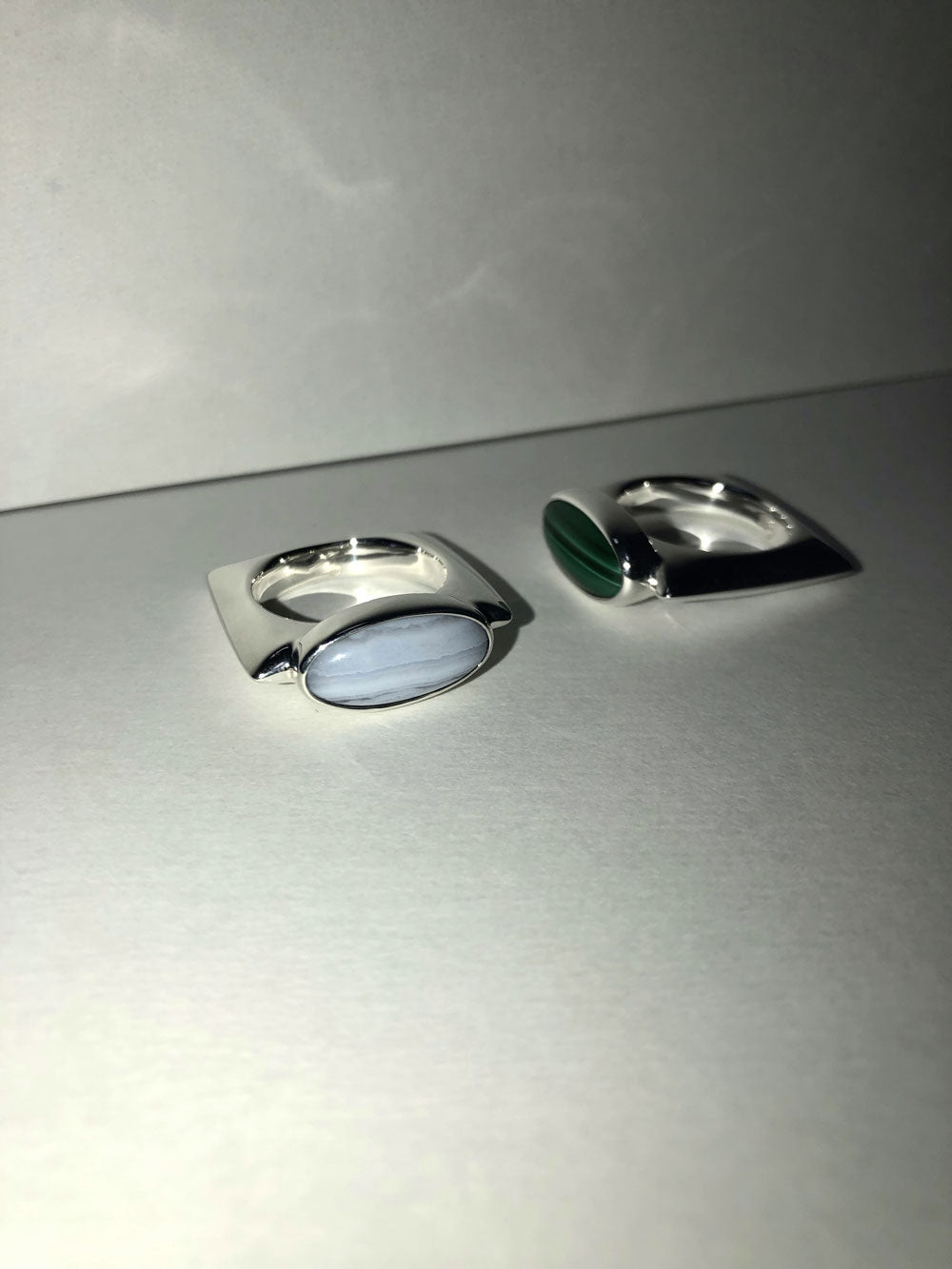 square at stone ring / malachite