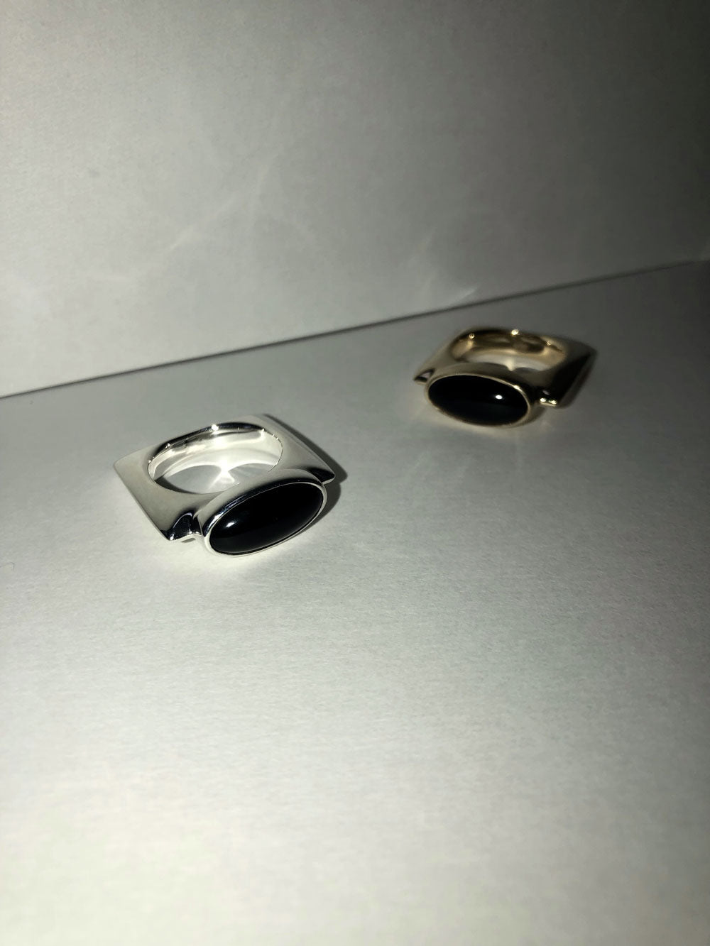 square at stone ring / onyx