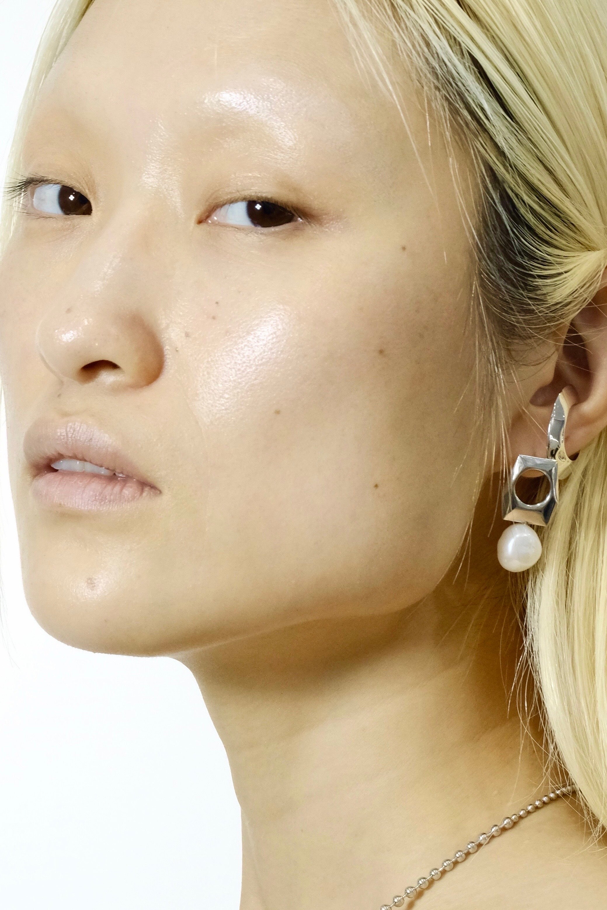 H pearl pierce