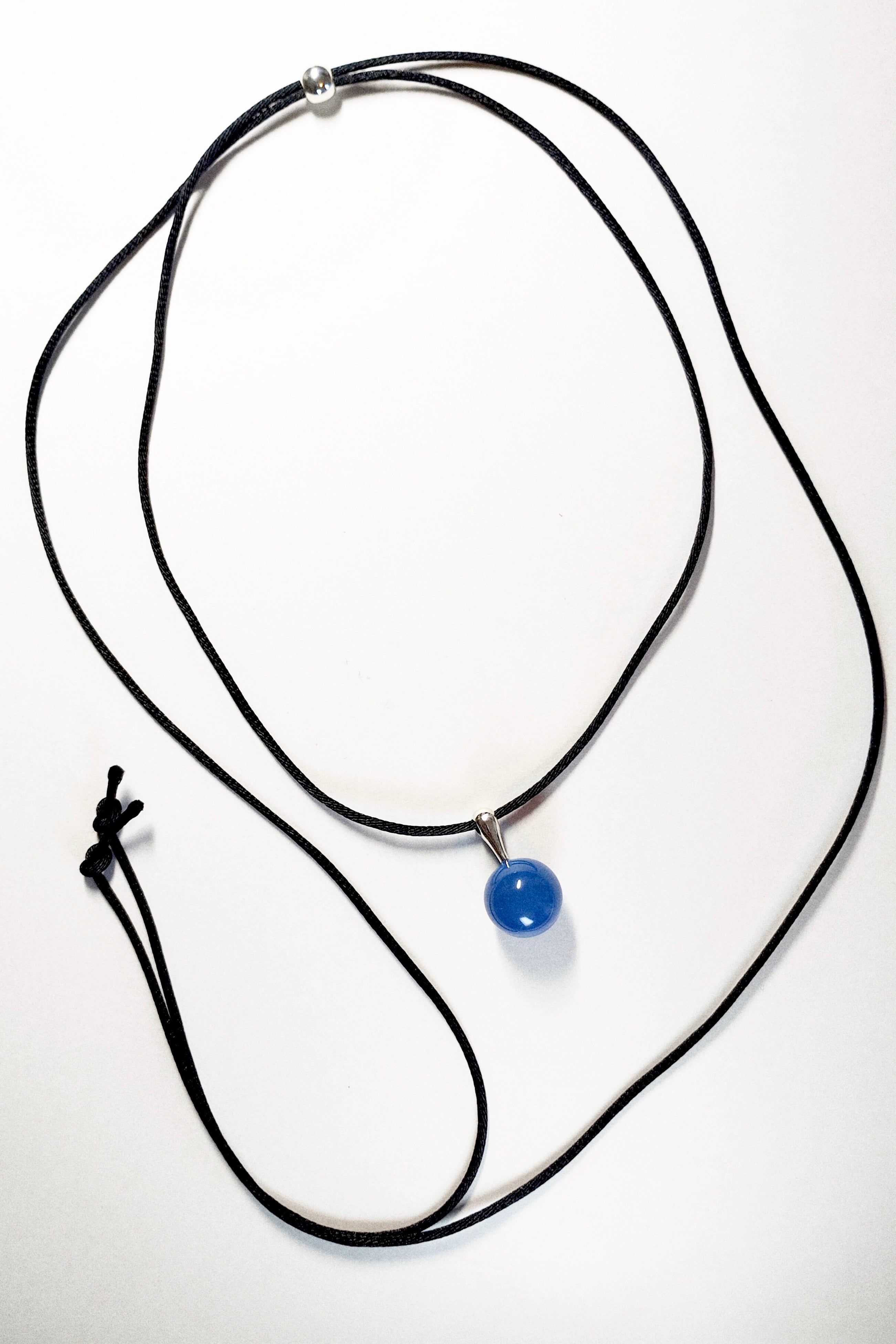Blueagate leather choker