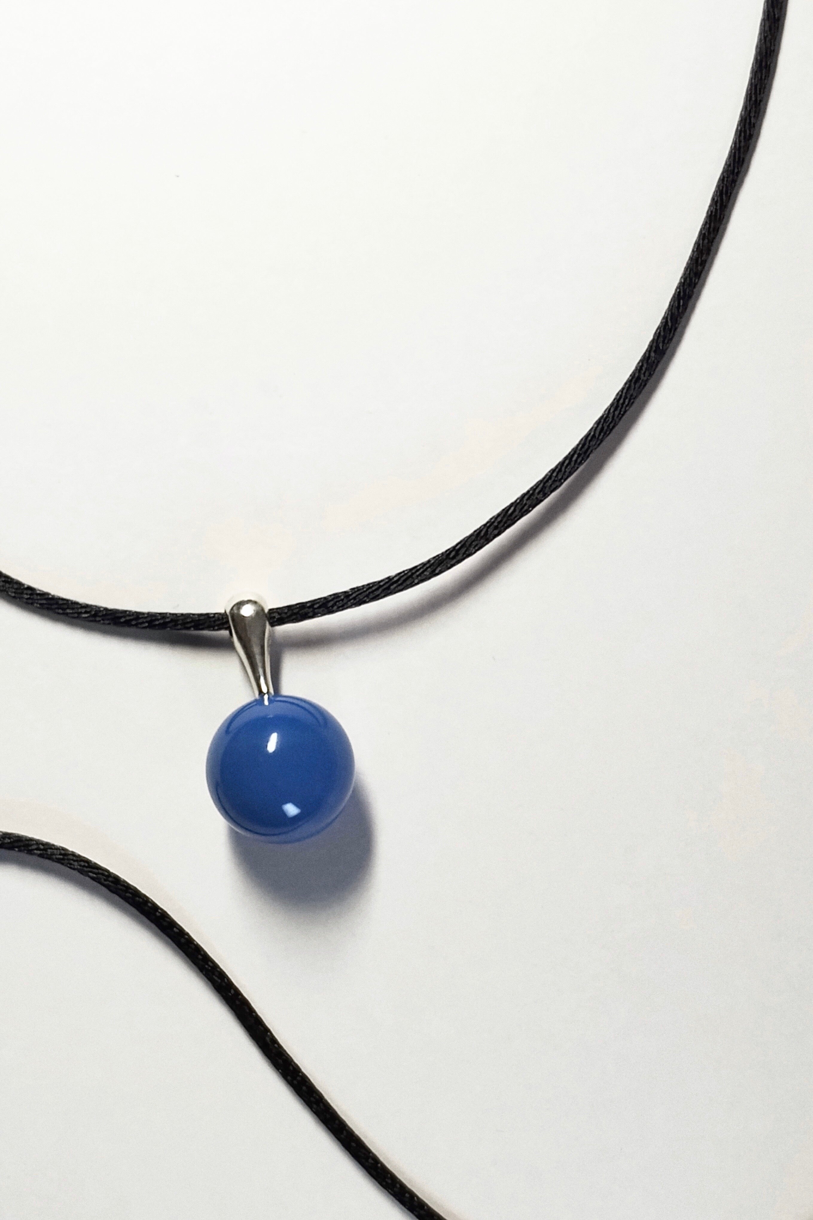 Blueagate leather choker