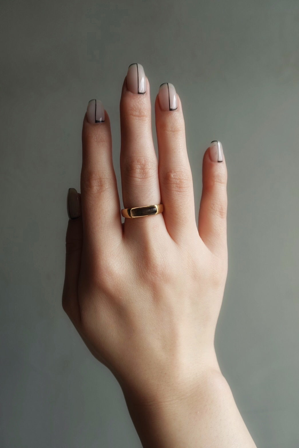 oblique : smokyquartz